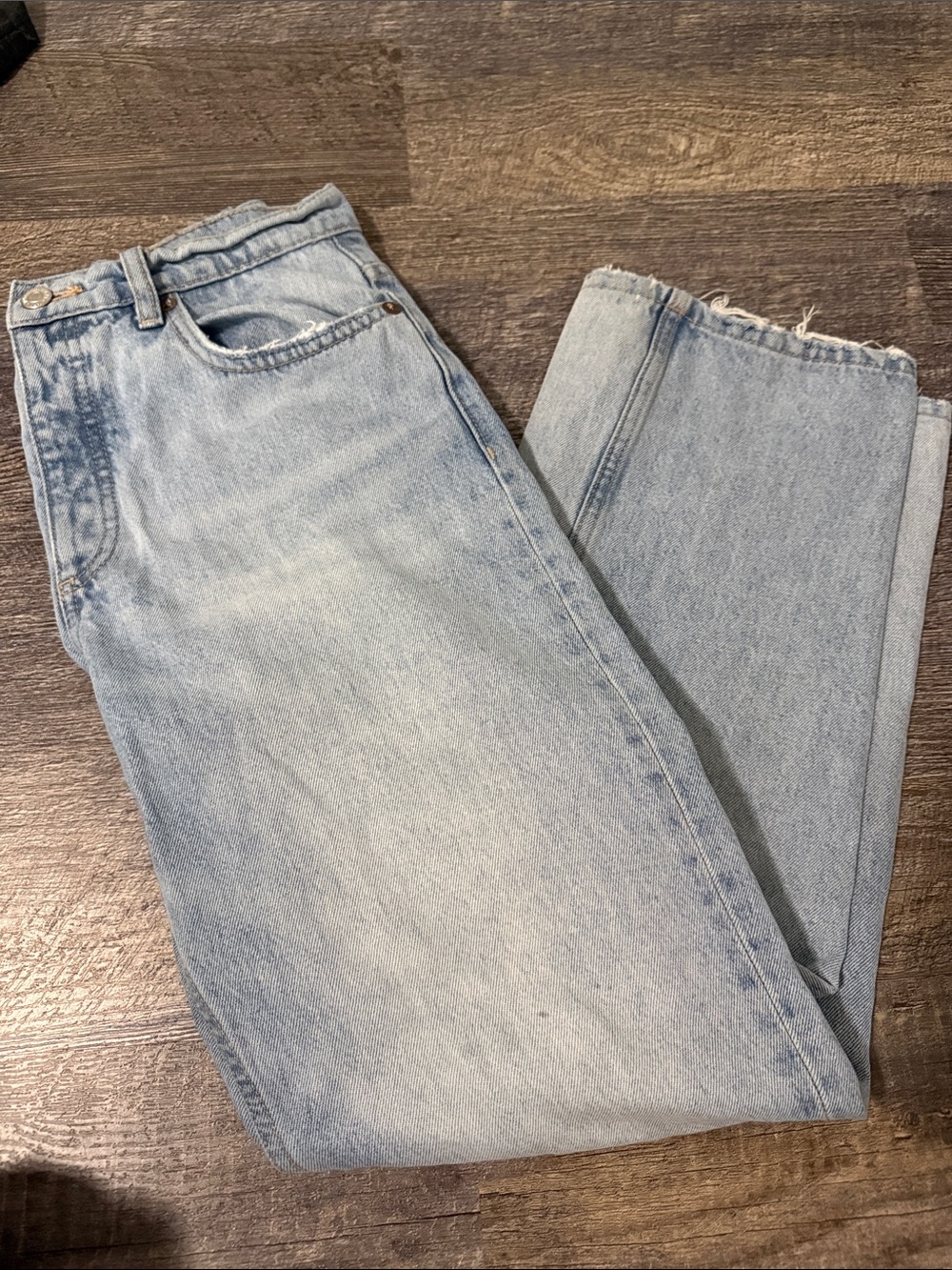 Zara  Straight Jeans in Light Wash Blue size 6